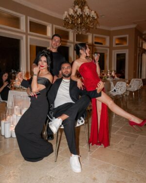 Rebecca Ghaderi Instagram - These people made my birthday extra magical🎂 
♥️ 
#27
All designs & decorations by  @mahipasha 
@rl_footage 
@hananehcouture 
@melikazeynali 
@amirrezaakbari 
@gigiscandlesoc 
@balloondesignbytina 
@nonnascuisine