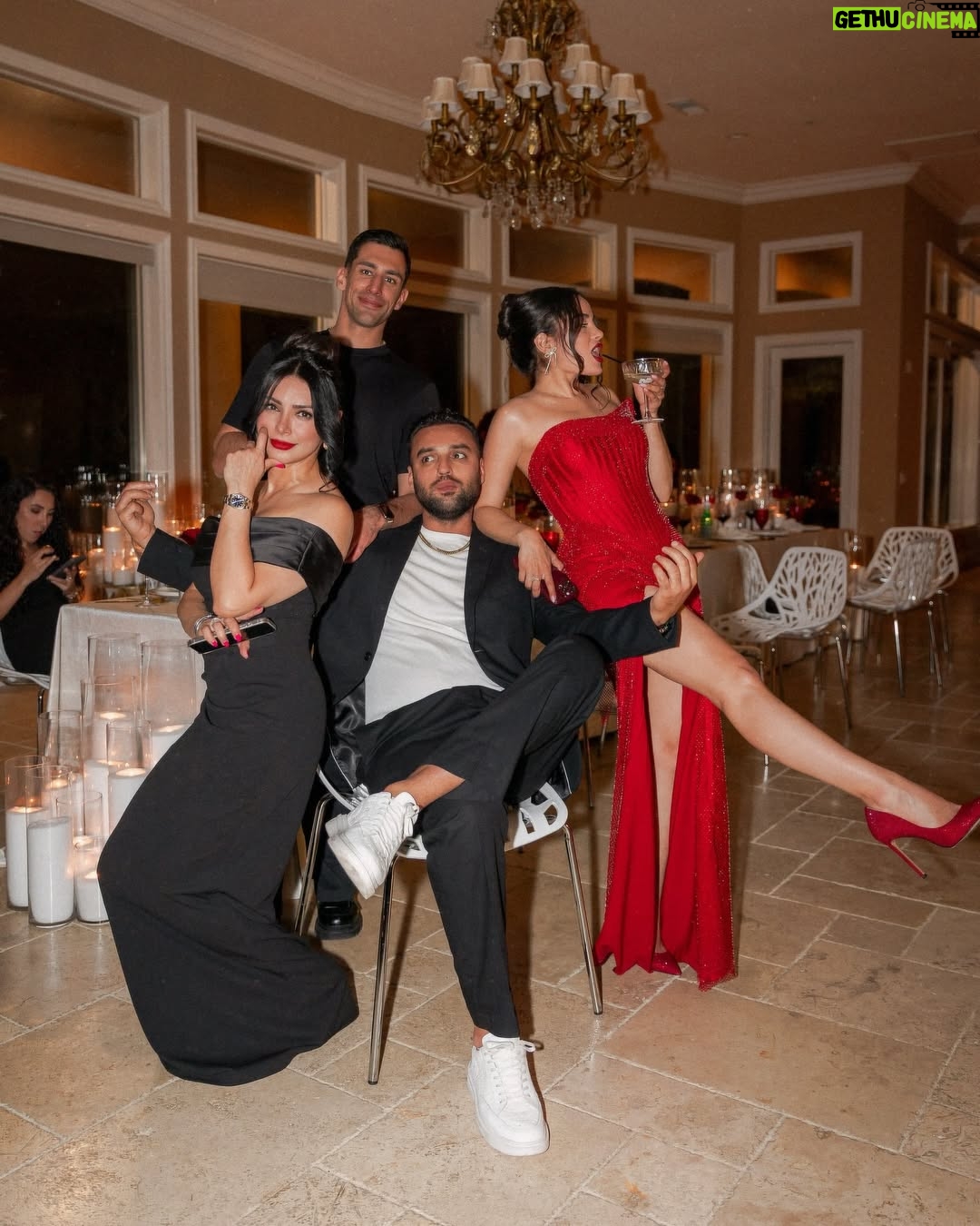 Rebecca Ghaderi - 453.5K Likes - These people made my birthday extra magical🎂
♥️
#27
All designs & decorations by @mahipasha
@rl_footage
@hananehcouture
@melikazeynali
@amirrezaakbari
@gigiscandlesoc
@balloondesignbytina
@nonnascuisine