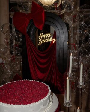 Rebecca Ghaderi Instagram - #details 27 #birthday 🤍
@mahipasha 
@habib0160 
@rl_footage 
@amirrezaakbari 
@nonnascuisine 
@gigiscandlesoc 
@balloondesignbytina