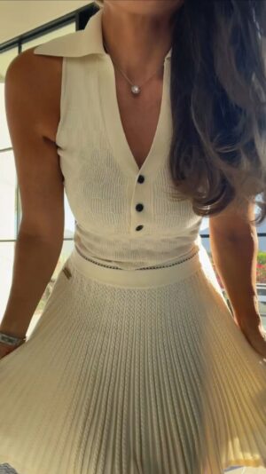 Rebecca Grant Instagram - Happy Easter Weekend! Feeling so grateful and blessed this #goodfriday with #family #friends and #love 🐰🐣✝️ what are your plans this #easter #easterweekend #easteregghunt #easteriscoming #blessed #beautiful #life #kindness #health #happiness