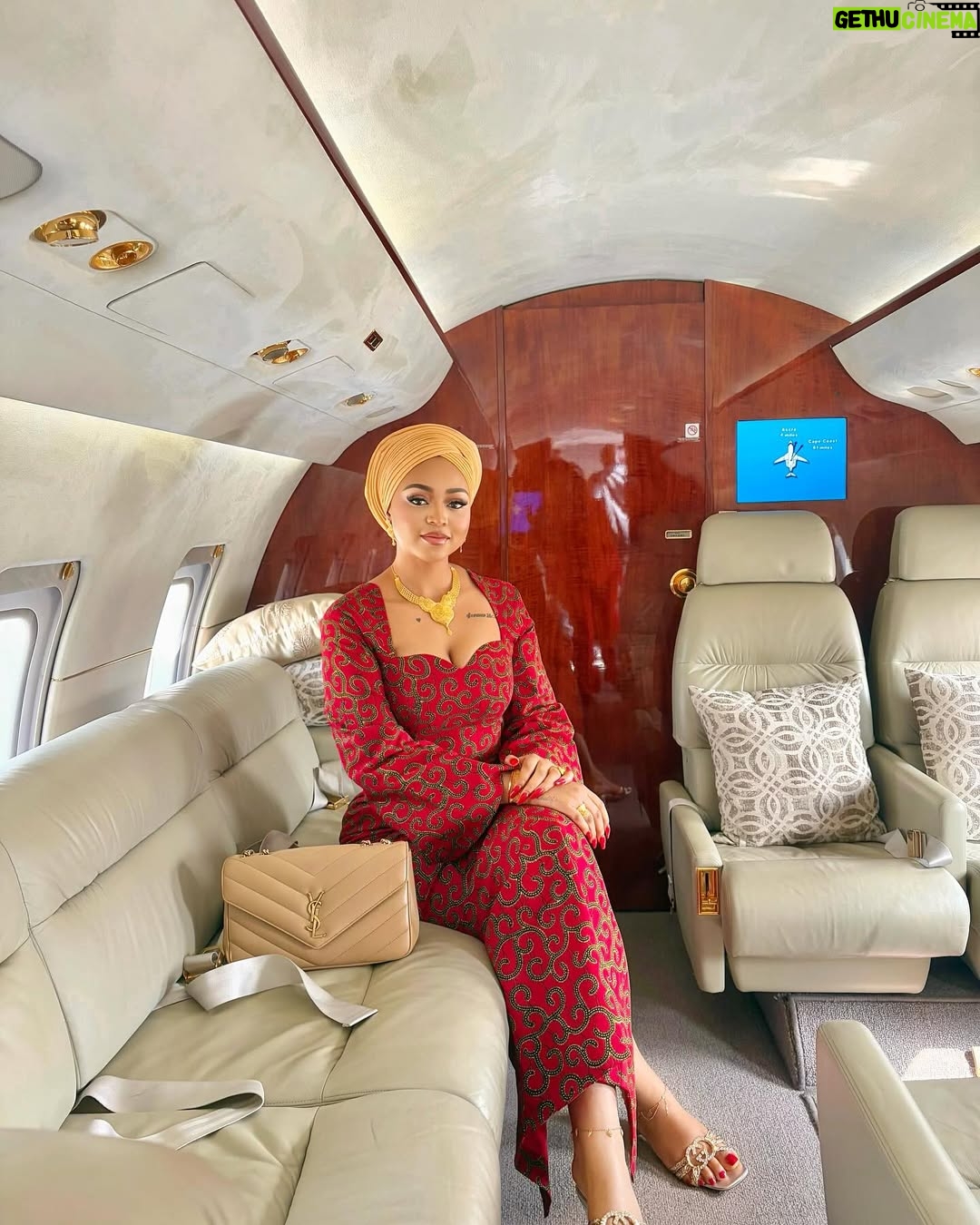 Regina Daniels - 318.5K Likes - Akwaaba 🤩
Here in Ghana for the inauguration of the president 🇬🇭
Outfit: @regaeofficial