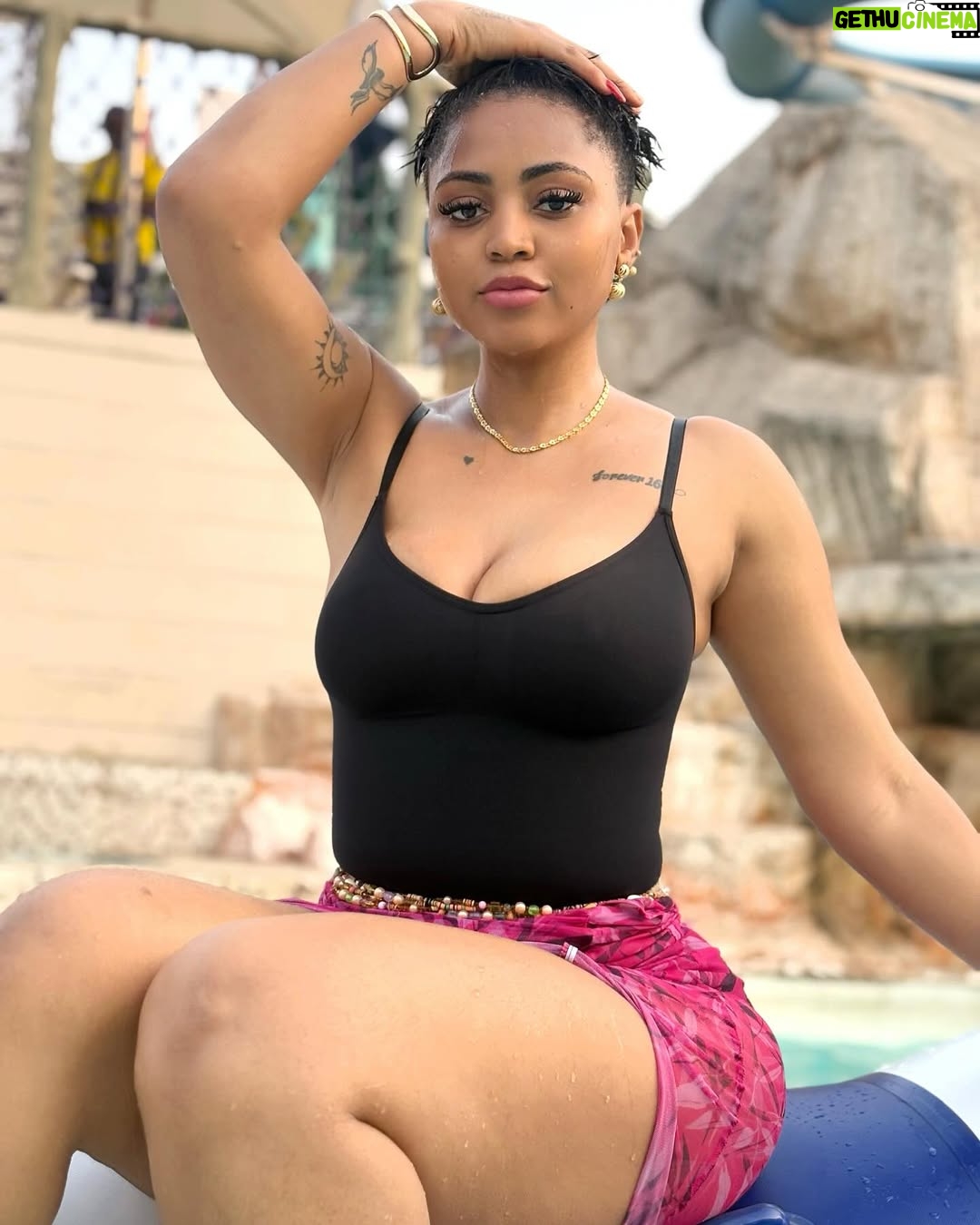 Regina Daniels - 234.8K Likes - Mummy and her babies time ❤️😍
Skin: @susanchanelbeauty