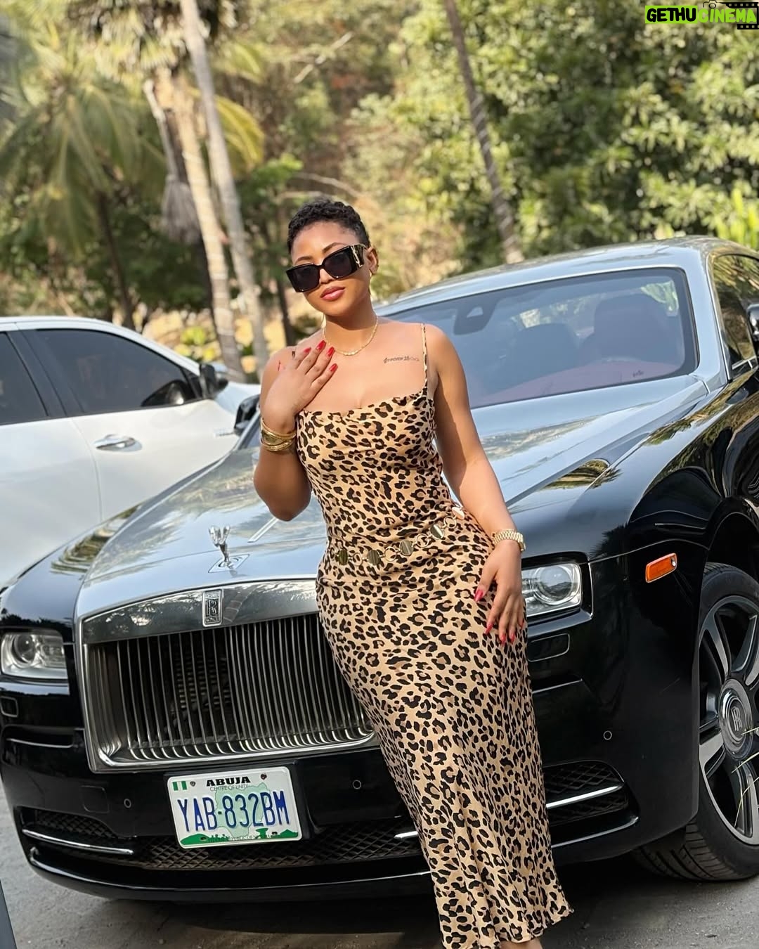 Regina Daniels - 238.8K Likes - Current Status: Grateful and Glowing 🤩🤎