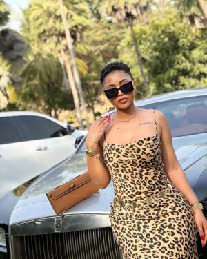 Regina Daniels Instagram - Current Status: Grateful and Glowing 🤩🤎
