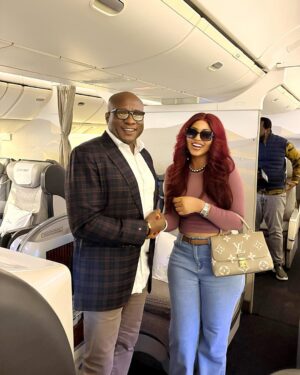 Regina Daniels Instagram - In London for the premiere of the movie THE WAITER and it’s a blast already ! 🤩