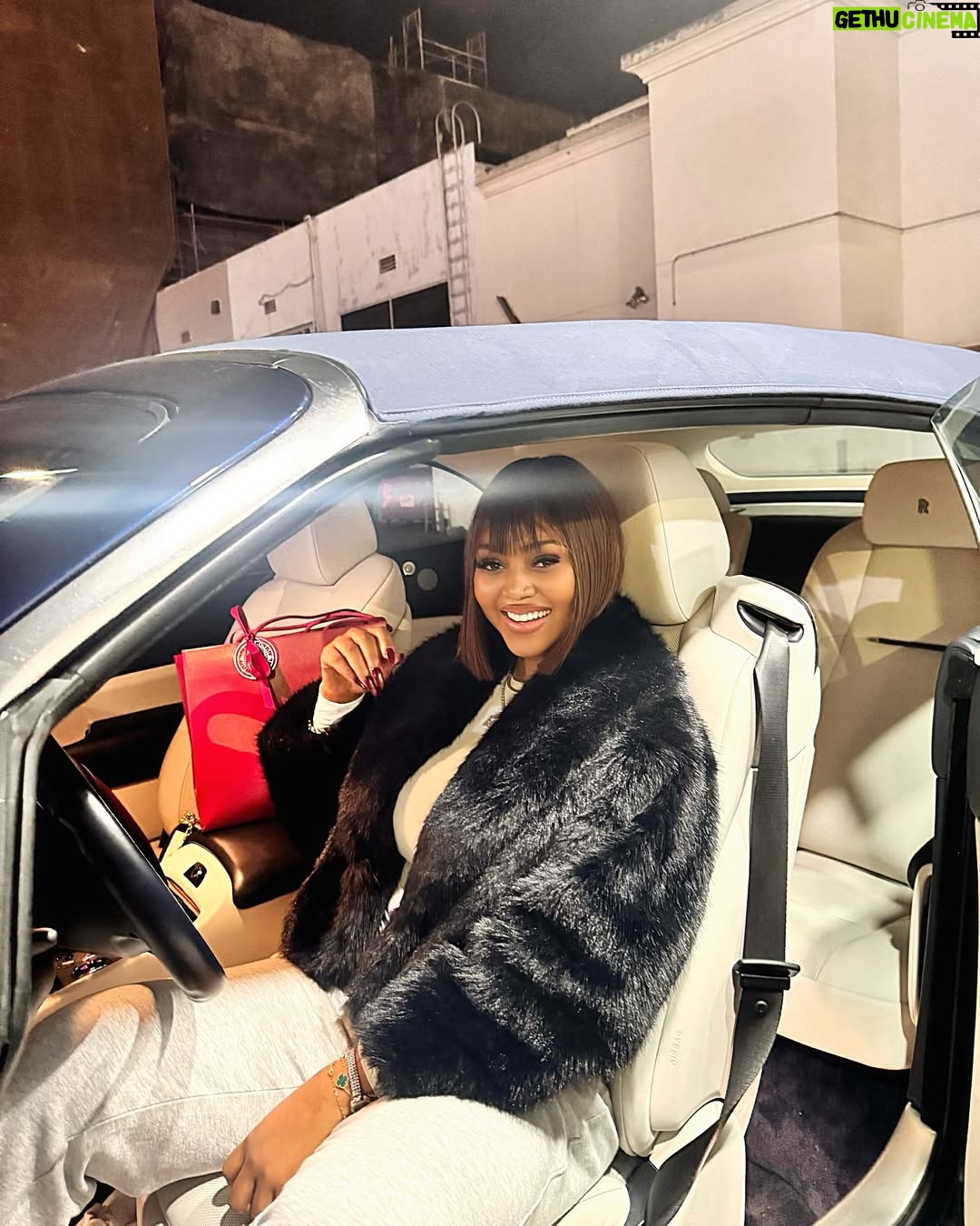Regina Daniels - 220.4K Likes - Zaddy’s Princess 🤭 ✨😍👸