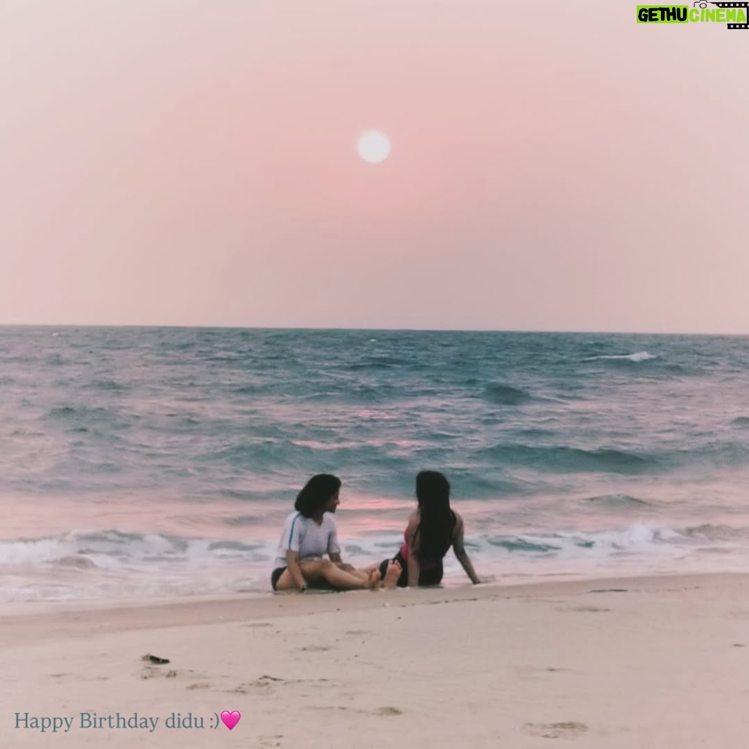 Resham Shrivardhan - 4.2K Likes - Mine all mine :)🌸❤️
#fyp #explore #reshamalaya #sisters