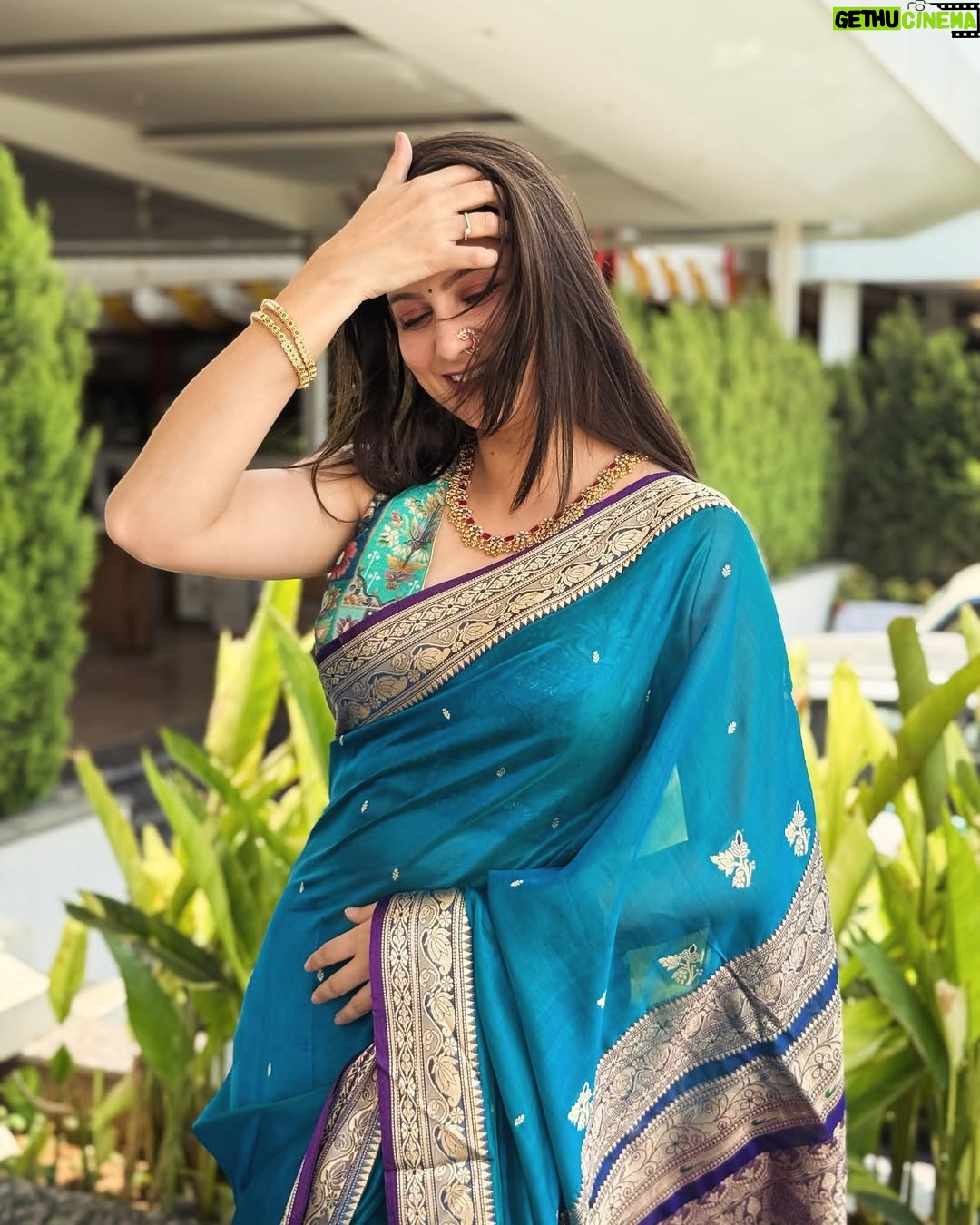 Revati Lele - 13.6K Likes - Rang de na…🦚
📸 @akshata_desai_04 🫶🏻