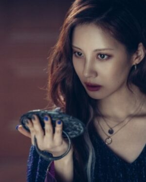 Rho Hee-young Instagram - #lategram #거룩한밤데몬헌터스 
#vip시사 
<거룩한 밤: 데몬 헌터스> 부제인 데몬 헌터스
악마 사냥꾼들에 대한 이야기
악마를 퇴치하는 퇴마사들의 이야기지만 보통의
오 컬트 영화와는 다른 마동석의 핵주먹 펀치가 더해진 새로은 전개 액션퇴마물 
퇴마 영화는 신부와 악령의 팽팽한 정신력 싸움 을 통해 악을 물리치는 전개지만 마동석배우의 영화답게 물리퇴마 사의 주먹으로 악령을 퇴치하는 이야기~~
#범죄도시 시리즈에이어
마동석표 @donlee  오컬트 퇴마시리즈로 도전..!!!!
다양한 영화장르 도전에 홧팅..!!!
👏👏👏👏👏👍👍👍👍👍👍👍👍👍👍❤️❤️❤️❤️❤️❤️❤️ 오랜만에
반가웠던 범준 @seo_bumjune 
#호러무비 #서현 @seojuhyun_s #정지소 @mint_ziso #이다윗 @_real_dd #경수진 @love3175989 쉽지않은 배역들~~~
특히 #글로리 아역 #정지소 👏👏👏👏👏👏👏
가능성 무한한..!!!!!!👏👏👏👏❤️❤️❤️❤️❤️
등꼴오싹 긴장감 👍👍👍👍👍
TKS to @donlee