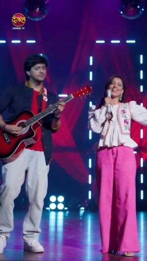 Richa Rathore Instagram - कभी टूट गए थे जिन रिश्तों के तार, क्या संगीत जोड़ पाएगा उन्हें फिर एक बार? 🎶❤️
ऐ दिल जी ले ज़रा... जल्द ही! ✨

@kinshukvaidya54 @richarathore.1 @seema_azmi @mahimamishra979 @neha1narang @i_am_priyamvada @mohitsharmasaggie @shailypriya @meetsumeet18 @shamikhabbas @pinkiechinoy @manoj.chandila @roneishasharmaofficial @suhasi2804 @dhiraj26singh

@smruti.shinde4271

📺 सिर्फ #DangalTV पर और Dangal Play App पर!

#AeDilJeeLeZara #JaldHi #ComingSoon #DangalTVShow #LoveDrama #NewShow