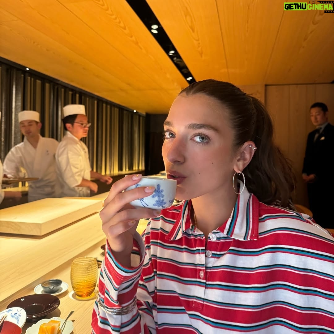 Rina Lipa - 44.5K Likes - konnichiwa ⋆✴︎˚。⋆