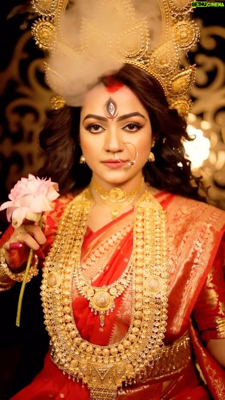 Ritu Rai Achary - 5K Likes - হে অমৃতজ্যোতি, হে মা দুর্গা, তোমার আবির্ভাবে ধরণী হোক প্রাণময়ী।
জাগো! জাগো, জাগো মা!🪷🪷 🌸
🌸আবহে : Ritu Rai achariya 
🌸উপস্থাপনা : Rony Haque 
🌸 সাজসজ্জা : srabonti
🌸পোশাক ও অলংকার : soumita jana
🌸চিত্র পরিকল্পনায় : sourav s biswas
🌸 ভিডিওগ্রাফি : arindum