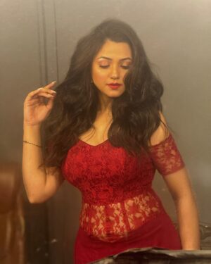 Ritu Rai Achary Instagram - 🥀

@ritu.rai.acharya 
@sampurna_dey_100 
@rintuchakraborty1207 
@goindrilaofficial 
@makeupbysumanganguly 
@jhalsadey201 

#instamoods #instaclimb #instacool #instatravel #instafollow