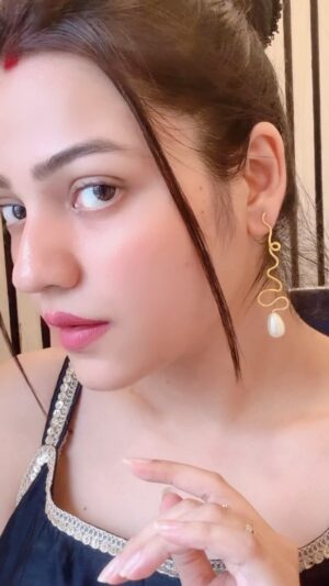 Ritu Rai Achary Instagram - Jewelry from - @phagun_sajo_protidin Wpp -7044615138 . Dress from - life style 🥻🧿✨✨#reels #viral #trending #explore
