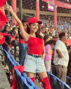 Riya Verma Instagram - What a Match🔥 Best experience of my life🔥 Namma Bengaluru thank you so much for having me♥️ CSK it was a great match from you guys as well♥️ 
#rcbvscsk #RCB #virat #viratkohli #bachu #ipl #ipl2025
