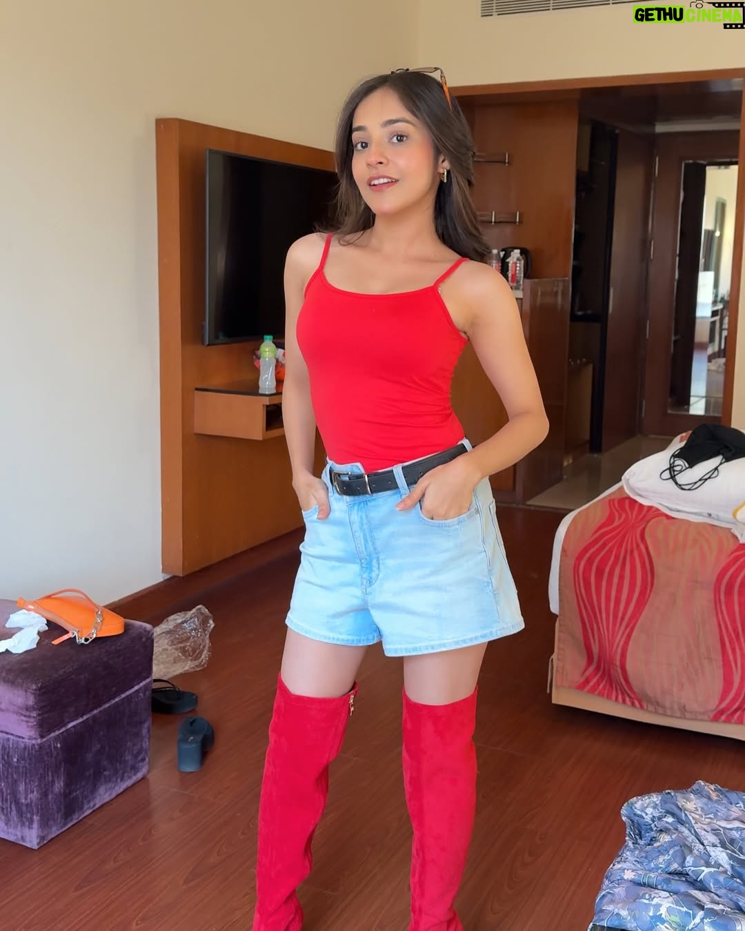 Riya Verma - 533K Likes - What a Match🔥 Best experience of my life🔥 Namma Bengaluru thank you so much for having me♥️ CSK it was a great match from you guys as well♥️ 
#rcbvscsk #RCB #virat #viratkohli #bachu #ipl #ipl2025