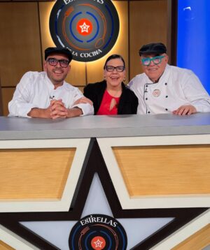 Rosario Prieto Instagram - Iniciamos esta temporada con una invitada de lujo⭐️ nuestra querida @rosarioprietop que viene a ponerle dulzura y alegría a nuestro programa de hoy❤️ 

Hoy deben preparar “Pelao Guayanés” en equipos🧑🏻‍🍳👩🏻‍🍳

Por supuesto junto a nuestros chefs @victormorenoc y @angellozanochef 🙌🏼🔥