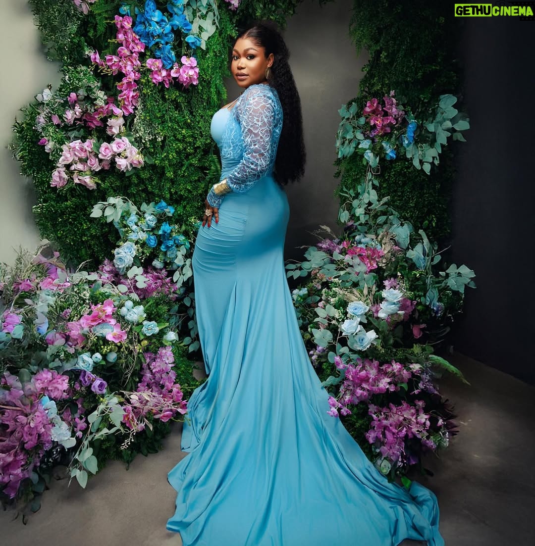 Ruth Kadiri - 98K Likes - Flowery and bright!!!!
Is everything I feel…
Happy birthday to me..
Styled @by_mickeycreates
Photo @edos_artistry
Hairstylist @ids_touch
Makeup @austas_place