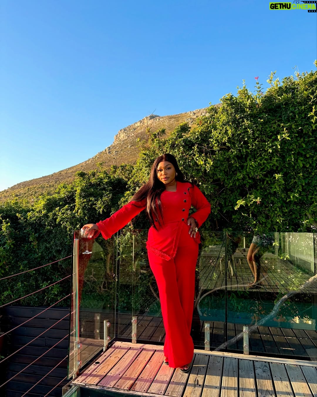 Ruth Kadiri - 83.3K Likes - Dear lord… may anyone reading this live life and prosper🙏 amen❤️
Outfit by @beunique_wears