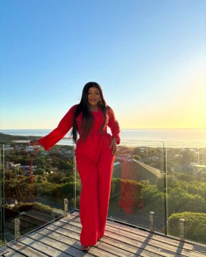 Ruth Kadiri Instagram - Dear lord… may anyone reading this live life and prosper🙏 amen❤️

Outfit by @beunique_wears