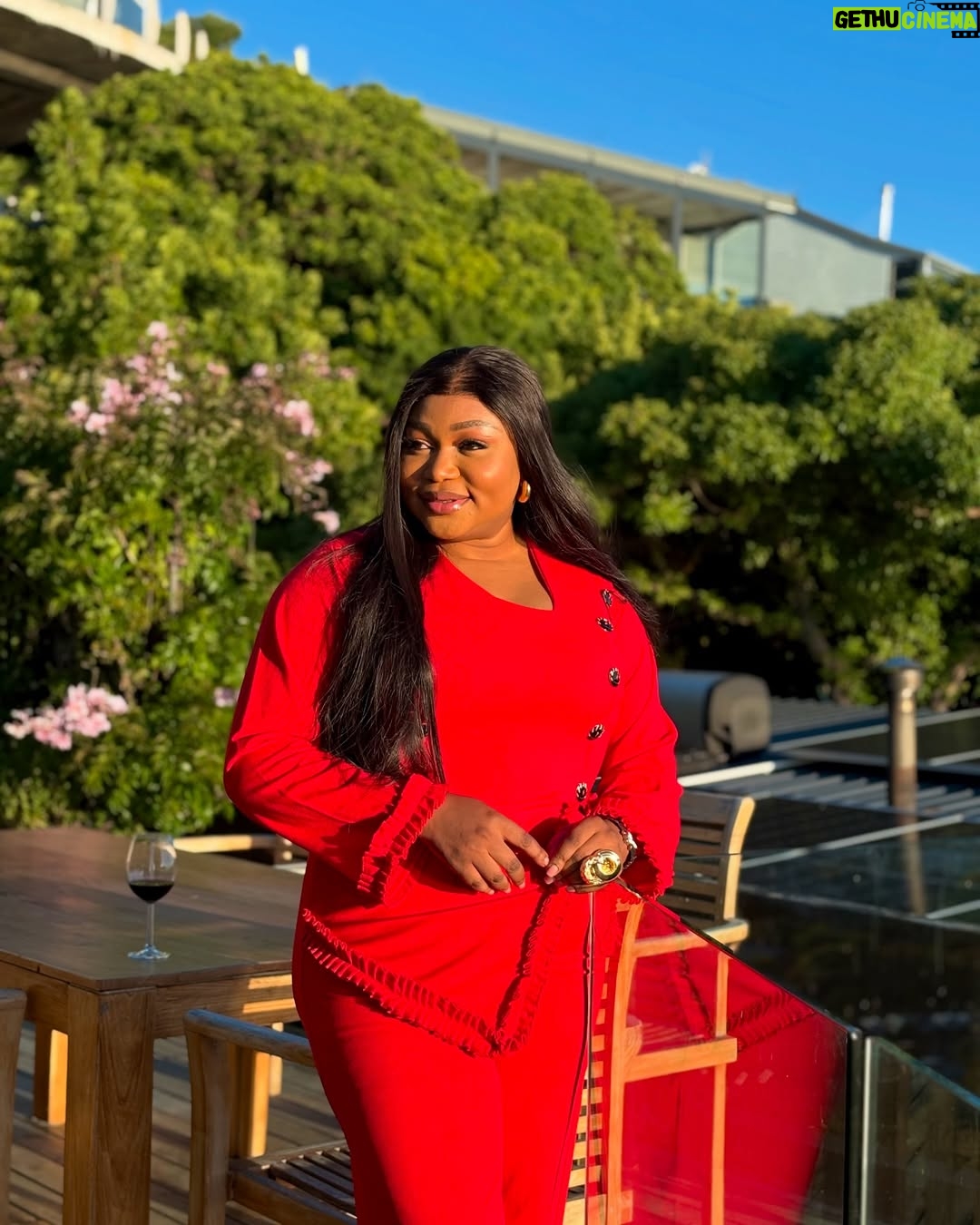 Ruth Kadiri - 83.3K Likes - Dear lord… may anyone reading this live life and prosper🙏 amen❤️
Outfit by @beunique_wears