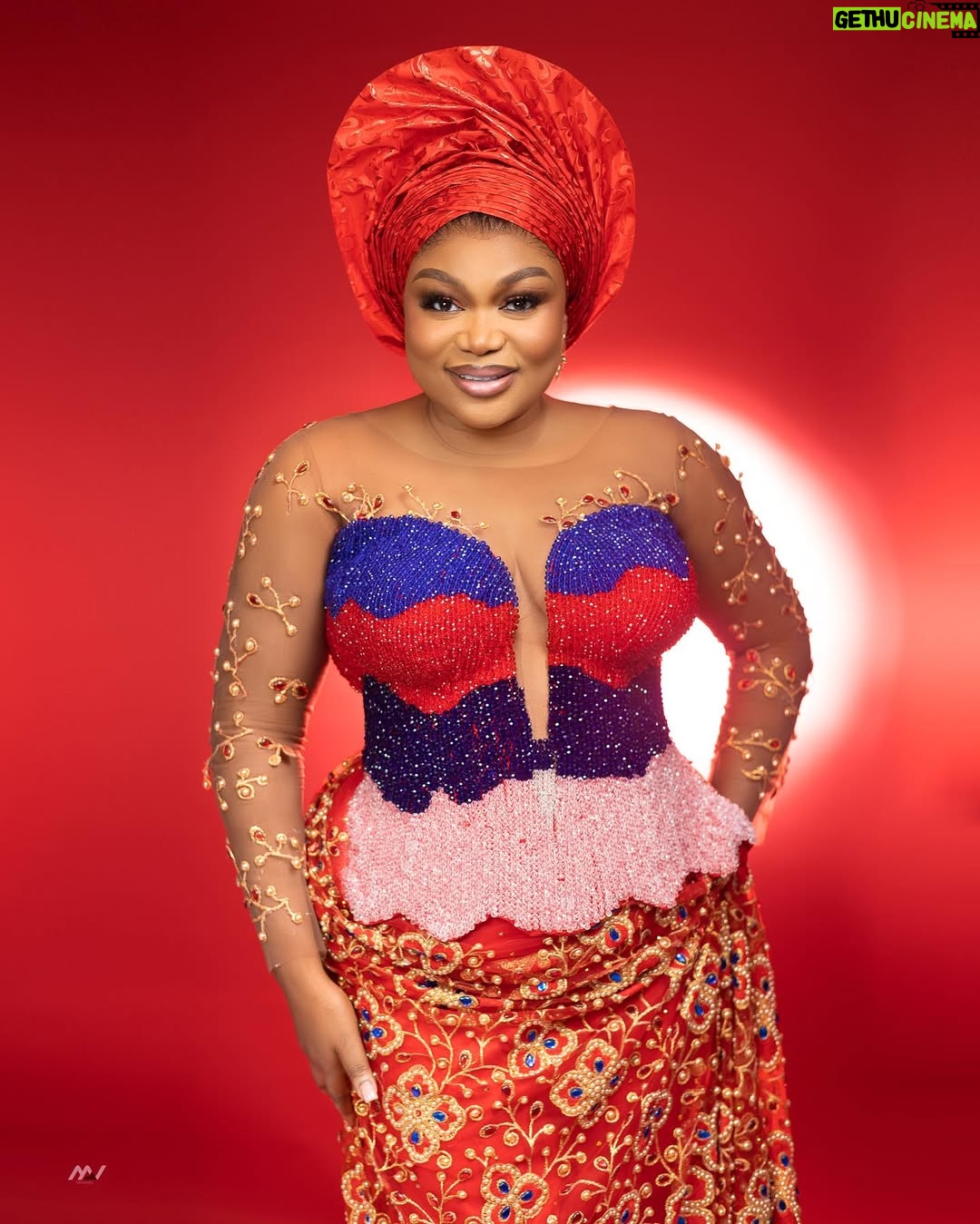 Ruth Kadiri - 119K Likes - What’s my character full name in my last movie upload????
#ruthkadiri247totheworld
Best community members…
PRESIDENT ANAMBRA WIVES ASSOCIATION
Happy Valentine’s Day!❤️
Outfit @oga_okoro
Styling @doziejacobs
Makeup @glam_by_moh
Hairstyling @ids_touch
Gele @kezartistry_2
Handfan @glambeadsbyseline
Photography @mavstudios_
Reels @reelsbygeorge_