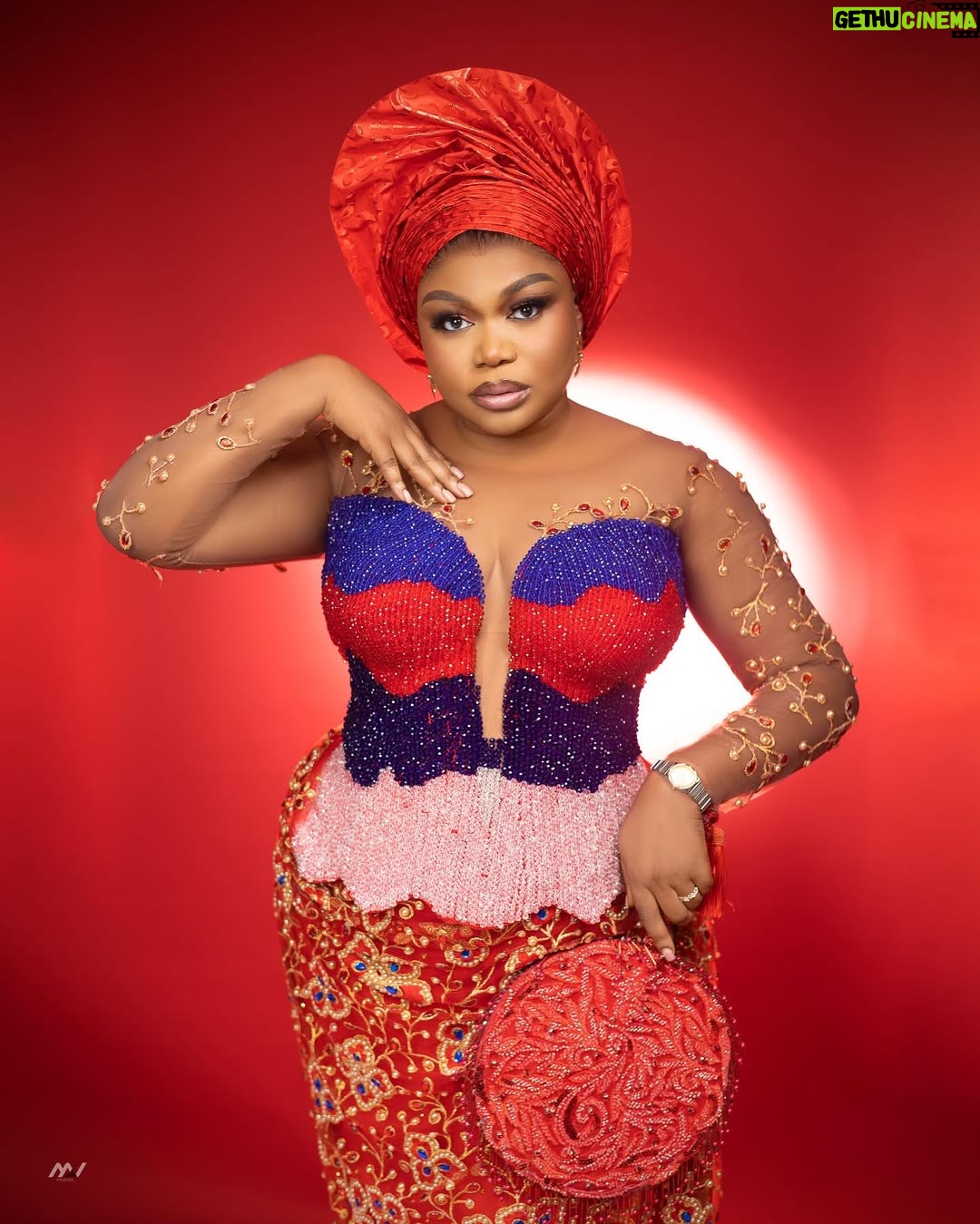 Ruth Kadiri - 119K Likes - What’s my character full name in my last movie upload????
#ruthkadiri247totheworld
Best community members…
PRESIDENT ANAMBRA WIVES ASSOCIATION
Happy Valentine’s Day!❤️
Outfit @oga_okoro
Styling @doziejacobs
Makeup @glam_by_moh
Hairstyling @ids_touch
Gele @kezartistry_2
Handfan @glambeadsbyseline
Photography @mavstudios_
Reels @reelsbygeorge_