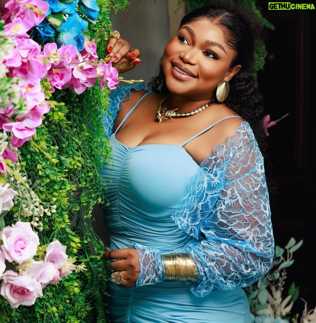 Ruth Kadiri - 98K Likes - Flowery and bright!!!!
Is everything I feel…
Happy birthday to me..
Styled @by_mickeycreates
Photo @edos_artistry
Hairstylist @ids_touch
Makeup @austas_place