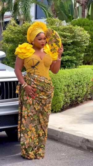 Ruth Kadiri Instagram - Outfit @oga_okoro
Styling @doziejacobs
Makeup @stelly_artistry 
Gele @pop_gele 
Photography @mavstudios_ 
#jp2025  #jp25

@iyaboojofespris 🙏🙏