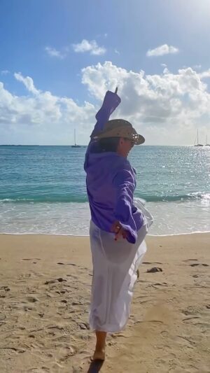 Sabine Moussier Instagram - Nada como volver a sentirme viva !

#sabinemoussier #dancing #dancingqueen #vida #salud #teamsabine #fyp #viralvideos