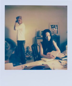 Sabrina Cheung Instagram - “the story about the unequal love between us”

你不是可有可無的 
1 APR 12:00 叱咤樂壇首播 
4 APR 00:00 on all streaming platforms 

曲：張蔓莎 陳可為 @howaichan_ 
詞：黃偉文 @concertyy 
編：Justin Yau @justinyauyan 
監：徐    浩 @terrychui22 
主唱：張蔓莎 胡子彤

📸: @hoyin626