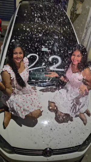 Sachana Namidass Instagram - Yeah we turned 22 so gracefully🧚🏻♀️🥹💕👯♀️
@sachanaofficial 🧚🏻♀️
v/c : @_dt_monisha_