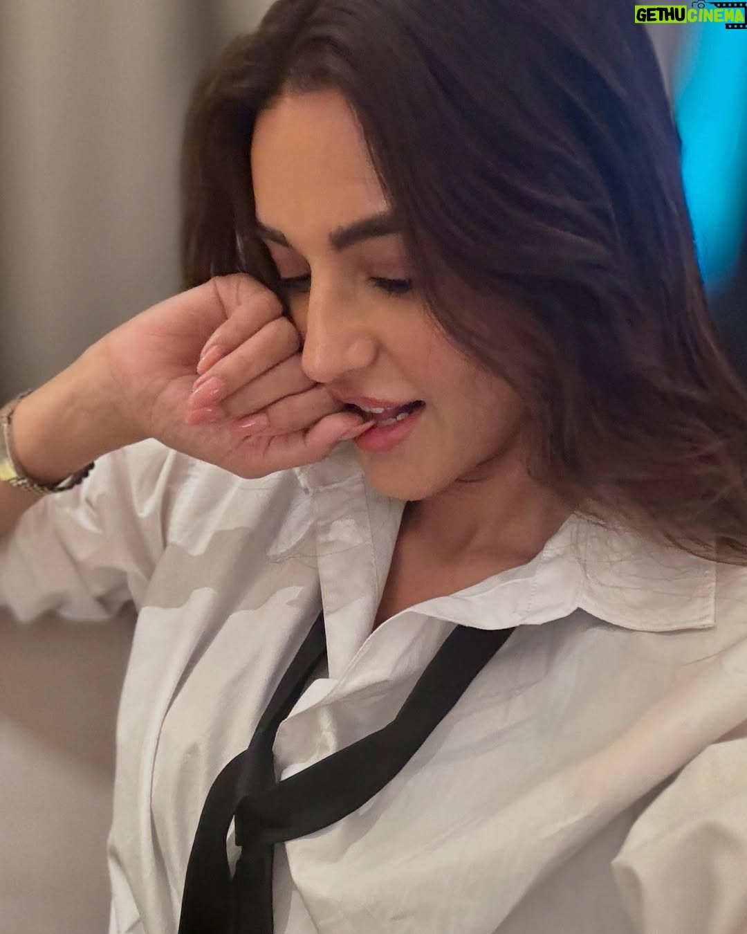Sadia Khan - 30.1K Likes - Have a great weekend everyone 🤍✨