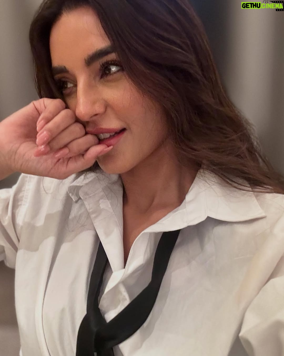 Sadia Khan - 30.1K Likes - Have a great weekend everyone 🤍✨