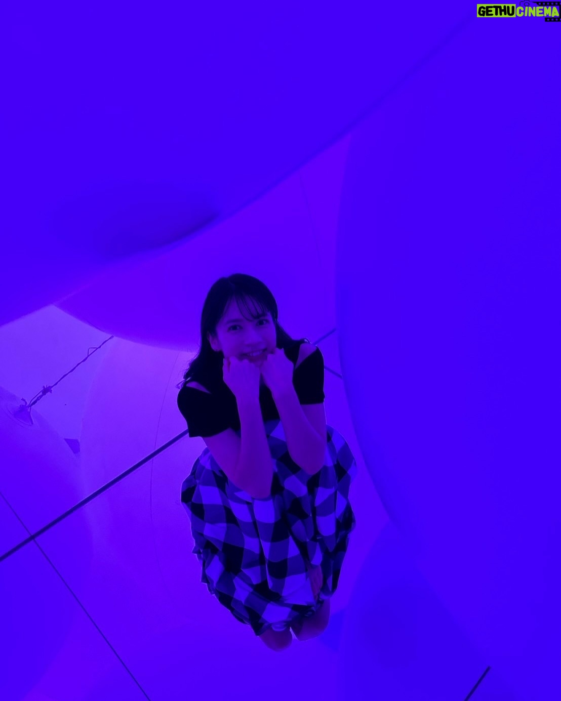 Saeko Kamimura - 8.9K Likes - .
.
宇内アナが先日TBSテレビを退職しました。
唯一の同期であり親友でもある梨沙が近くにいることは
私にとって大きな心の支えだったので、
とても寂しいのが正直なところです😔
お酒を全く飲めない梨沙ですが
私がとても落ち込んでいる時、『私も一杯飲む!』と
私のヤケ酒に付き合ってくれ、励ましてくれたことがありました。あの時は嬉しかったなぁ。
彼女の言動は優しいだけでなく、いつも正しく、筋が通っていて、とてもかっこいいんです。そんな梨沙が選んだ新しい道を、これからも親友として変わらず応援していきます!
TBSアナウンサーとしての10年お疲れ様♡
同期になってくれてありがとう♡
伝えたいことは、泣きながら書いた手紙を渡したので
このあたりで😌
@risaunai