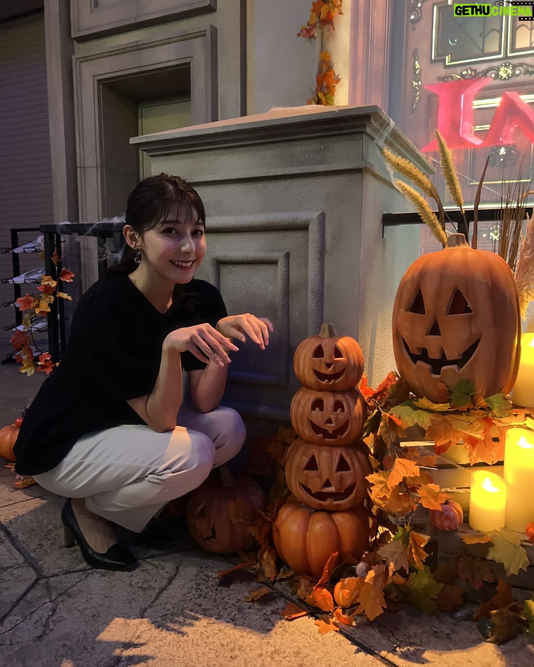 Saeko Kamimura - 8.9K Likes - .
.
昨日の放送で、Nスタを卒業しました。
様々なニュースをお伝えしたりプレゼンをしたりするなかで、『すたすた中継』のコーナーが始まり、話題のスポットから生中継も担当。最後の出演日は、ホランさんのゆかりの地 渋谷区の桜ヶ丘のさくらの様子をお届けしました。
2021年6月から約4年Nスタを担当し、桜に関するトピックや中継も何度も取り上げたことを思い出し、長く番組に関わらせてもらえたことを幸せに思いながら、しみじみと感謝の気持ちに浸りました🌸🌸
スタジオで出演者のみなさんと写真が撮れなかったので、送別会のデータをもらってからまた後日更新したいと思います!
ひとまず、Nスタで中継にいった写真を掘り起こしてみました。今までご覧いただき本当にありがとうございました😊
#Nスタ