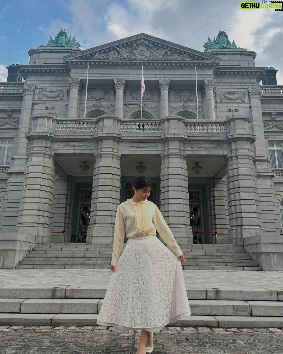 Saeko Kamimura - 8.9K Likes - .
.
昨日の放送で、Nスタを卒業しました。
様々なニュースをお伝えしたりプレゼンをしたりするなかで、『すたすた中継』のコーナーが始まり、話題のスポットから生中継も担当。最後の出演日は、ホランさんのゆかりの地 渋谷区の桜ヶ丘のさくらの様子をお届けしました。
2021年6月から約4年Nスタを担当し、桜に関するトピックや中継も何度も取り上げたことを思い出し、長く番組に関わらせてもらえたことを幸せに思いながら、しみじみと感謝の気持ちに浸りました🌸🌸
スタジオで出演者のみなさんと写真が撮れなかったので、送別会のデータをもらってからまた後日更新したいと思います!
ひとまず、Nスタで中継にいった写真を掘り起こしてみました。今までご覧いただき本当にありがとうございました😊
#Nスタ