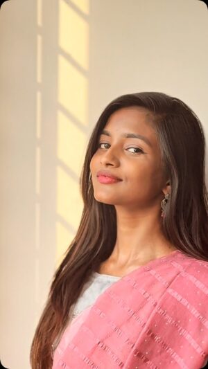 Sahasra Honey Instagram - MB songs aree🐦‍🔥🙈🎀 
.
.
.
.
#ssmb #sahasrahoney #trendingreels #trending #reelsinstagram #viral #viral