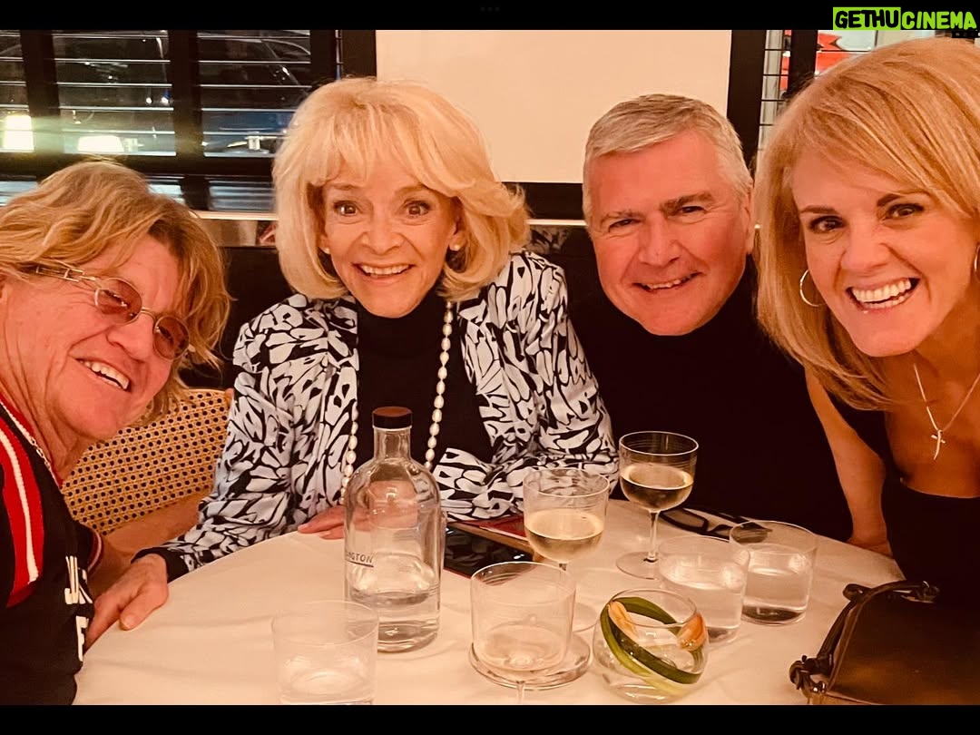 Sally Lindsay - 3.4K Likes - Up to mischief at The Arlington
Celebrating
Madame Blanc
Weāre in the top 20!
#stevewhite #robinaskwith #sallylindsay #sueholderness #thearlington #channel5#murdermystery #acorntv
