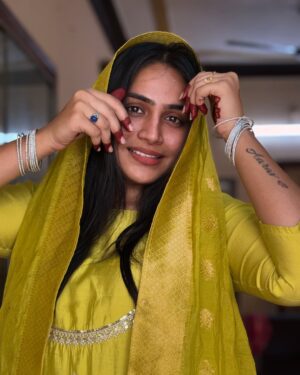 Salma Arun Instagram - 💛💛