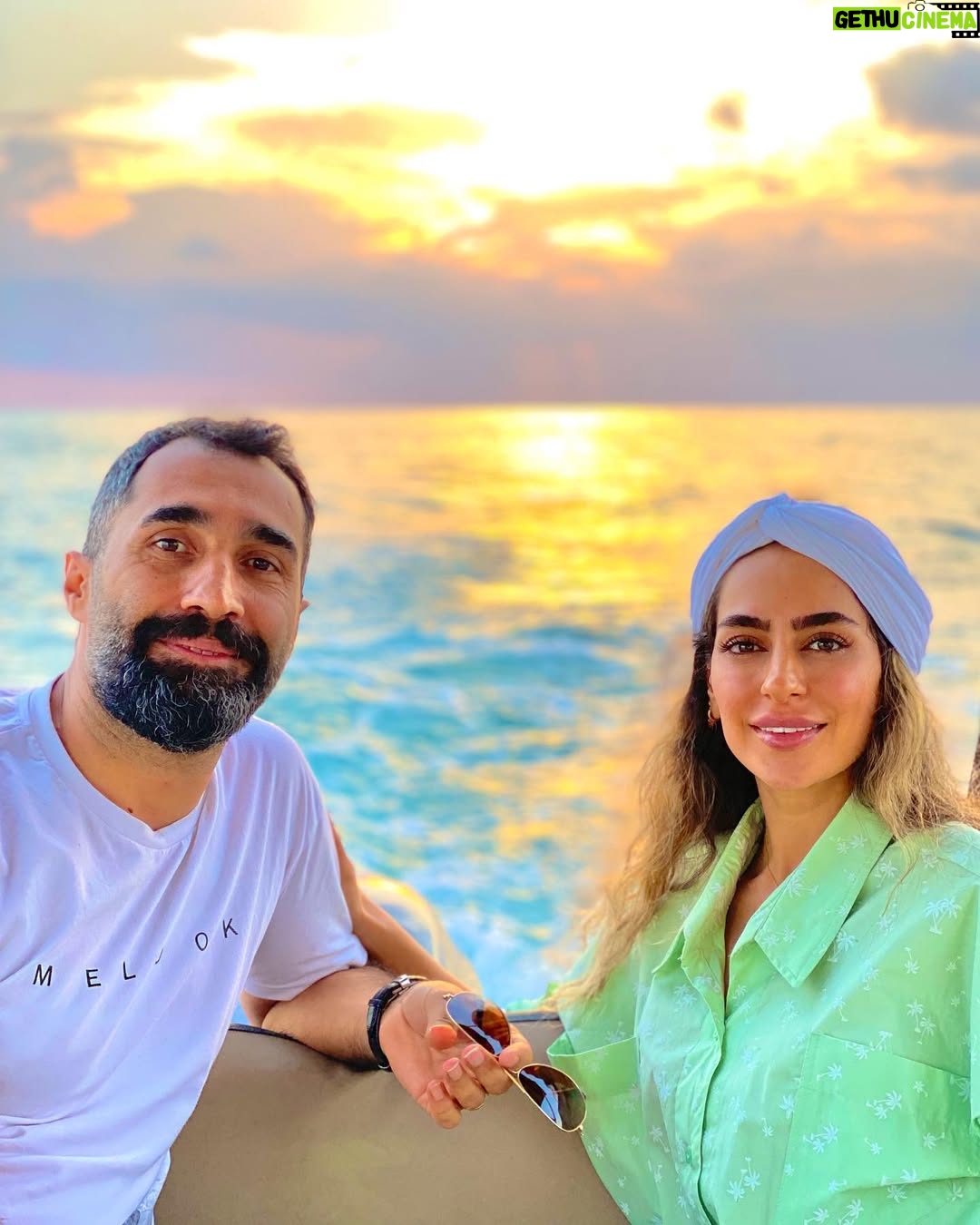 Samaneh Pakdel - 100.5K Likes - .
گاهى ميان مردم
در ازدحام شهر
غير از تو،
هر چه هست فراموش ميكنم❤️
#سمانه_پاکدل #دريا#آسمان#آگاهى#عشق#شهر#هادى_كاظمى
#samanehpakdel #actress#art#bluesky#sea#love#sunset#cloud #hadikazemi#photo