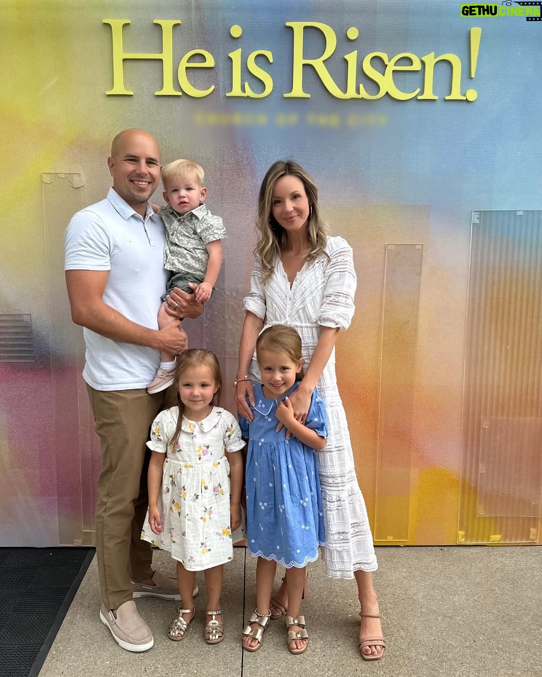 Samantha Droke - 740 Likes - He is Risen! Indeed. 🙌🏻💛