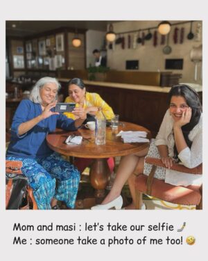 Sanah Kapur Instagram - A day in the life of the pathak sisters and me of course 😋😉♥️

#famjam #family #crazy #photos #momandmasi #justafamilything