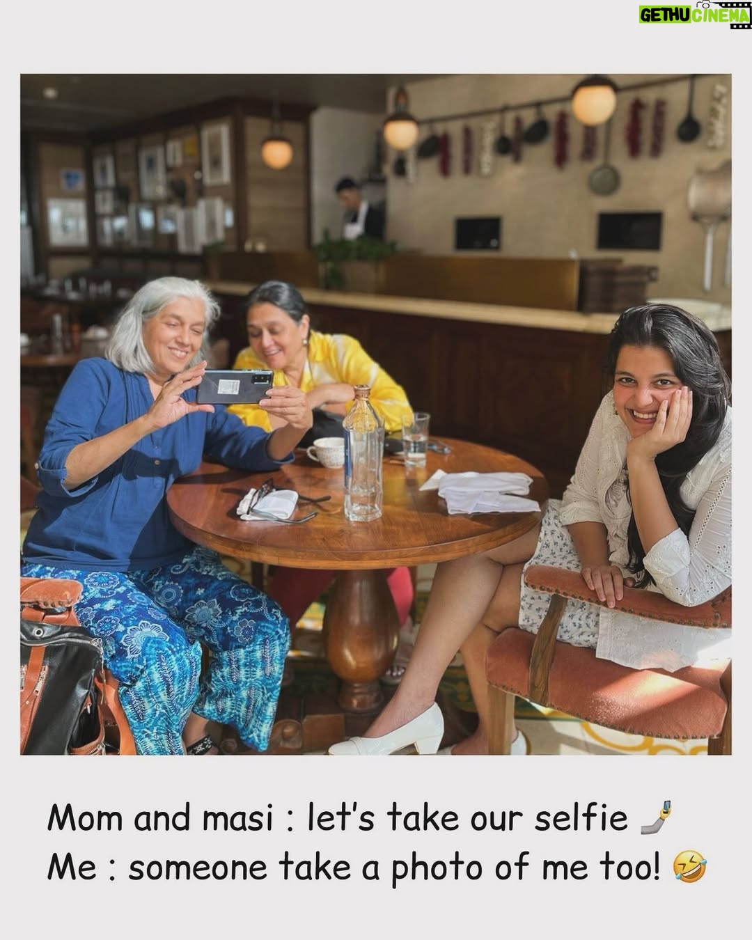 Sanah Kapur - 36.5K Likes - A day in the life of the pathak sisters and me of course 😋😉♥️
#famjam #family #crazy #photos #momandmasi #justafamilything