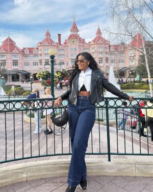 Sandra Okunzuwa Instagram - My Disney experience got me feeling like a kid again . I ❤️ it

Photo credit: @preciousbawalkson