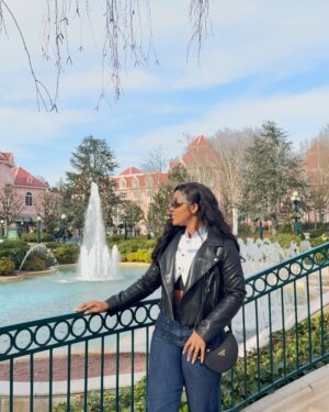 Sandra Okunzuwa Instagram - My Disney experience got me feeling like a kid again . I ❤️ it

Photo credit: @preciousbawalkson