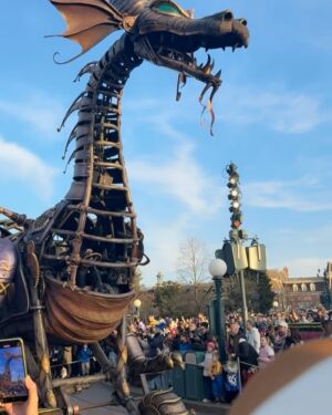 Sandra Okunzuwa Instagram - My Disney experience got me feeling like a kid again . I ❤️ it

Photo credit: @preciousbawalkson