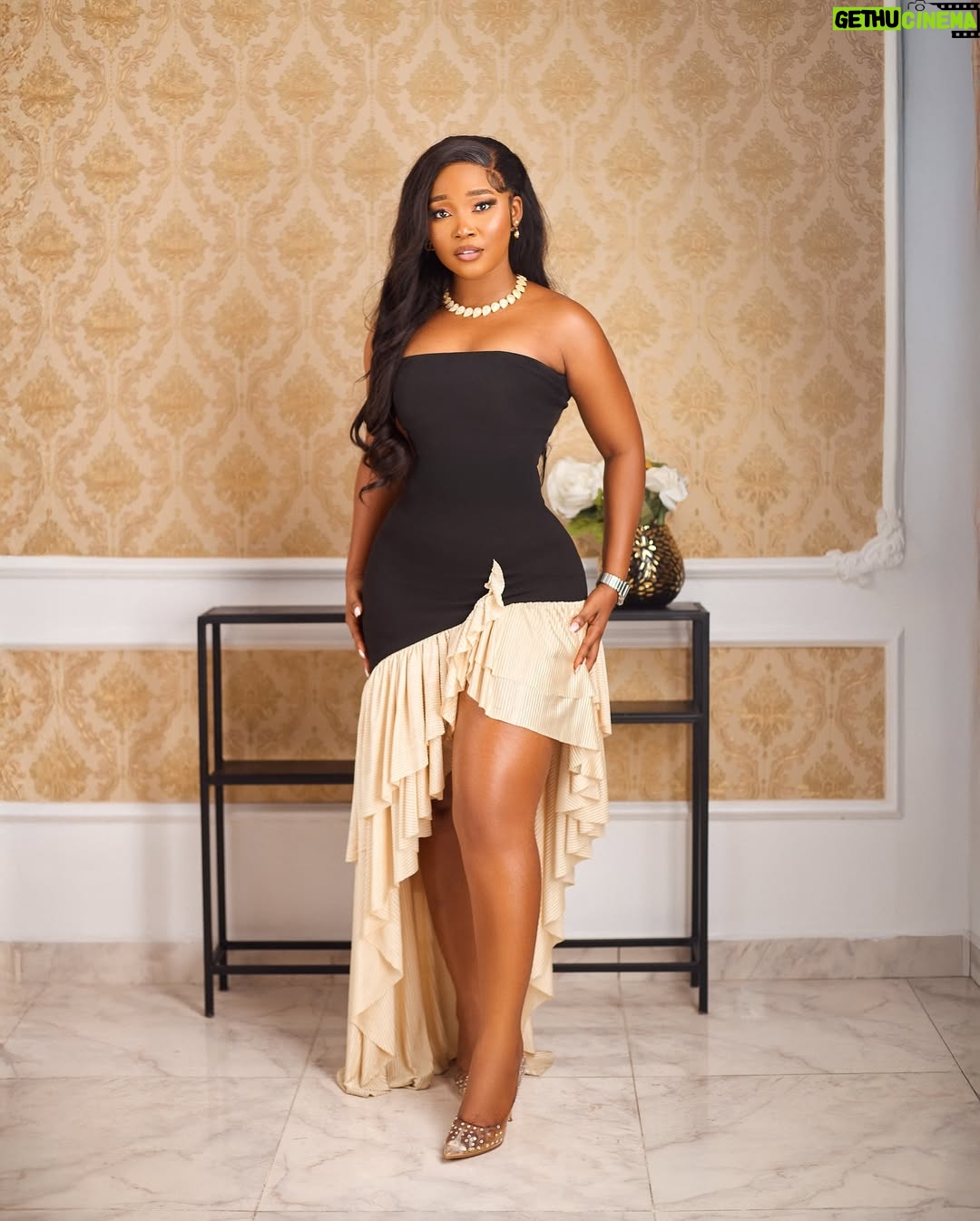 Sandra Okunzuwa - 66.1K Likes - Dear 2024, Thank You for the Lessons and Blessings
As the year comes to a close, I’m deeply grateful for everyone who believed in me, stood by me, and made this journey so memorable. You’ve truly been the highlight of my 2024!
I’m stepping into 2025 with hope and excitement, trusting it will bring us even more love, laughter, and success. Let’s make it incredible together!
Cheers to 2025. see you there!
Dress @tmo_international