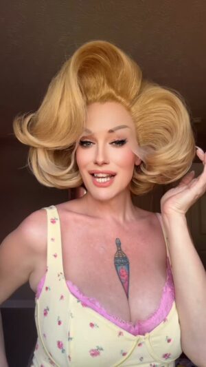 Sara Andrews Instagram - What is this Wig giving???

You can find this stunning Wig (and more like her daily) on my shop!
You know where to look!

PS
If you’d like me to re-create anything you see, just check out the Made-to-