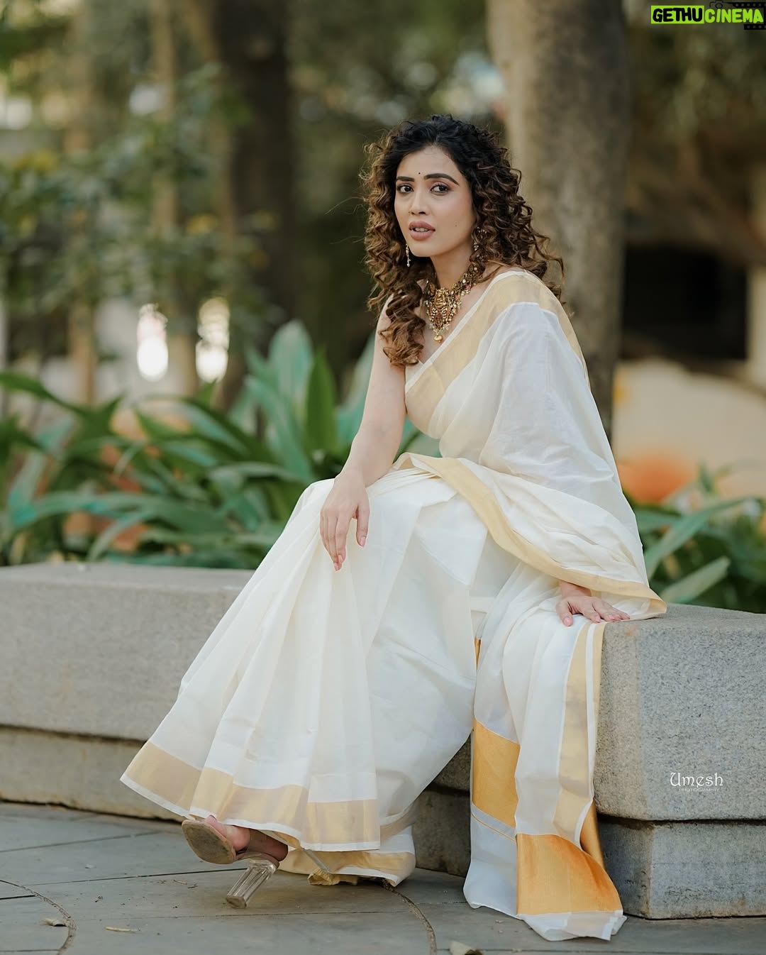 Sara Annaiah - 11.4K Likes - Feeling all the feels 🤍☺️
@umesh__photography___
@makeover_by_ranju_gowda
@panchamigowda_artistry568
@shrisilverbay
@viha.alankar
